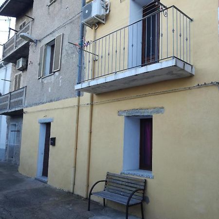 Monti Di Bo Apartment Aggius Bagian luar foto