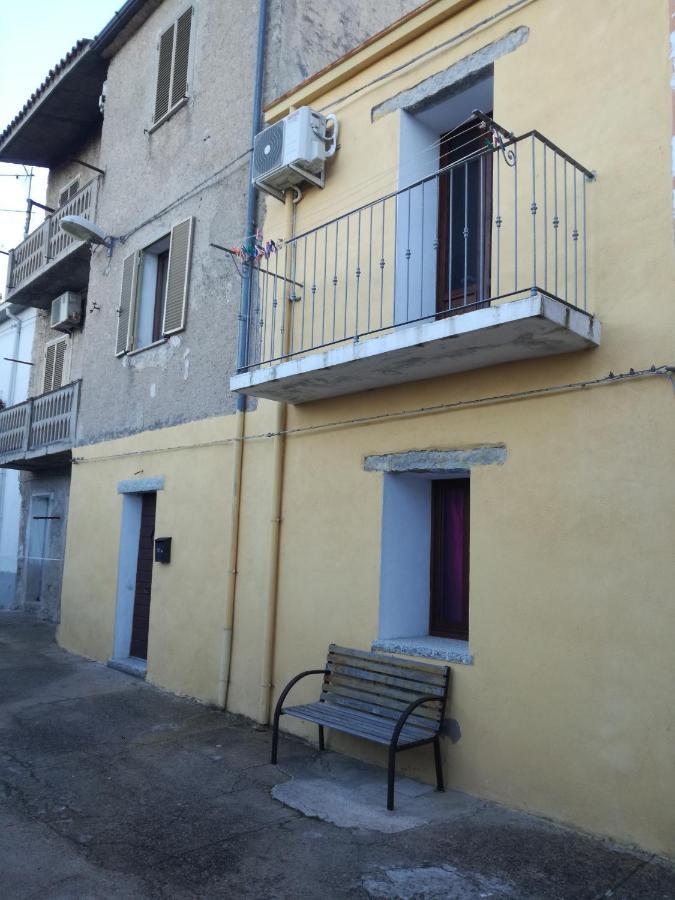 Monti Di Bo Apartment Aggius Bagian luar foto