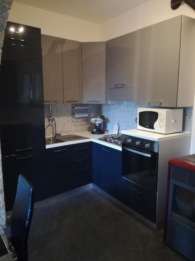 Monti Di Bo Apartment Aggius Bagian luar foto