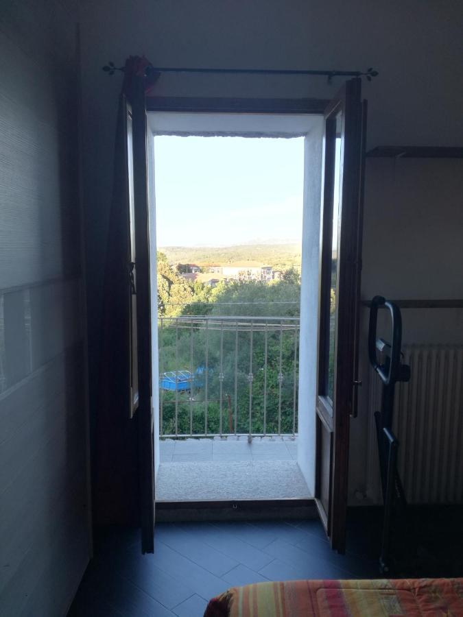 Monti Di Bo Apartment Aggius Bagian luar foto